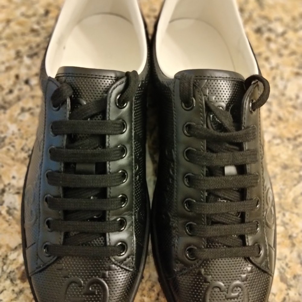 Gucci Tennis Black Men's or Women's. Never worn with box and dust bag. - Picture 5 of 5